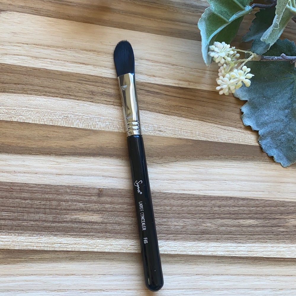 Sigma Large Concealer Brush F65